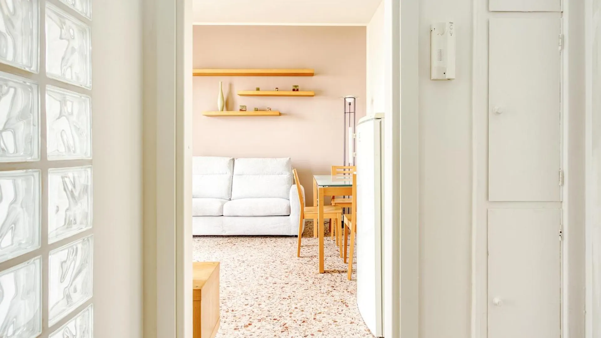 Cozy Apartment - Bande Nere 米兰